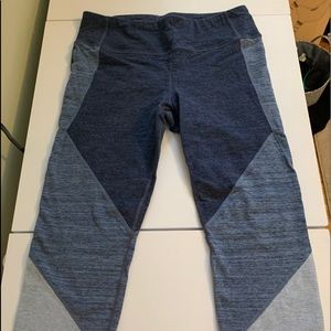 GapFit Capri Leggings